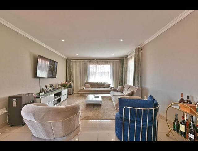 3 BEDROOM HOUSE FOR SALE IN SONNEVELD